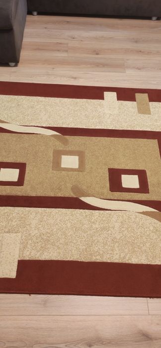 Covor vișiniu,cream  deschis și cream închis!