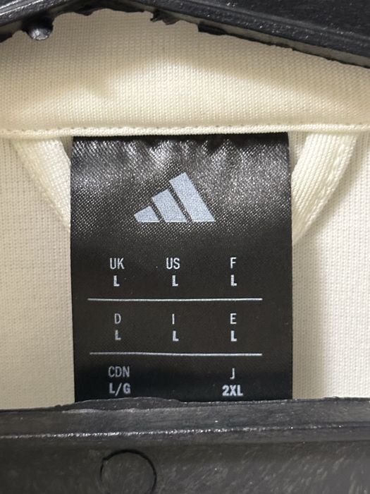 Срочно продам оригинал кофту Adidas