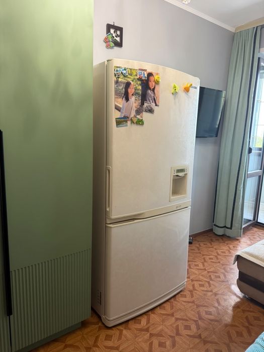 Холодильник Samsung