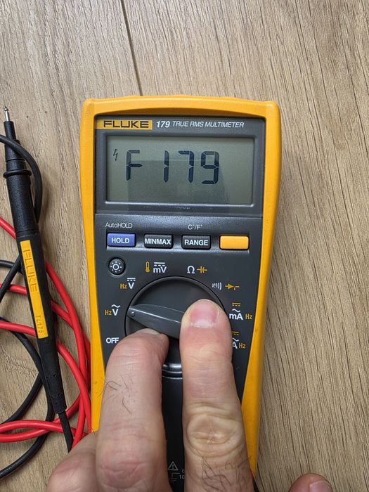 Мултиметър Fluke 179, kewtech kew2200