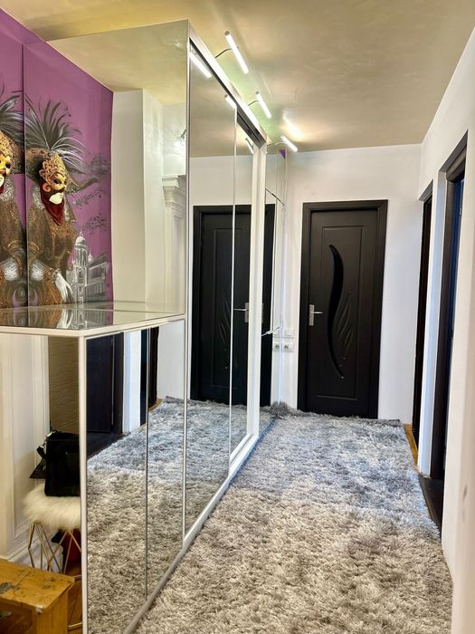 APARTAMENT la CHEIE  mobilat si utilat in zona Bvd Poitiers-Continental suprf 70 mp LIBER !