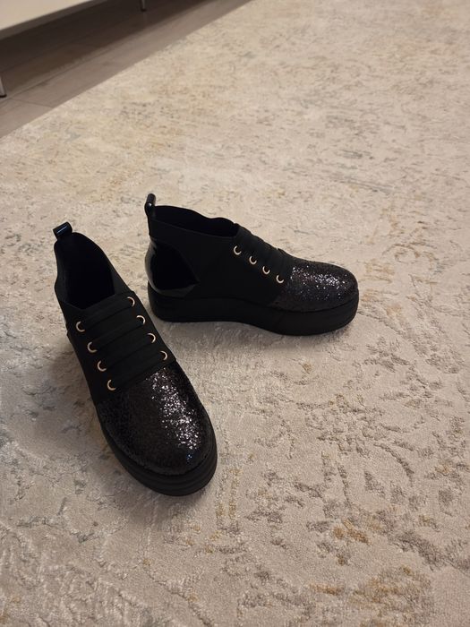 Продам новые полуботинки 37