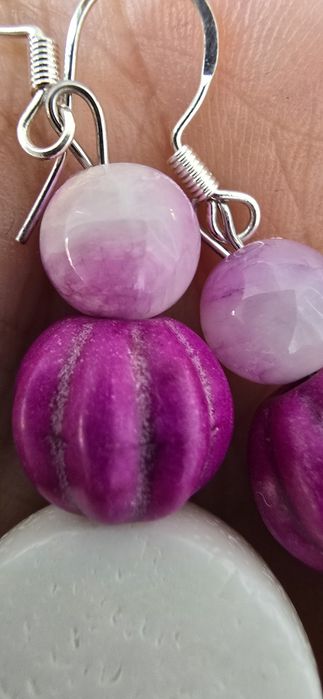 Cercei handmade cu Jad Alb, Jad Roz si Howlit Cyclam