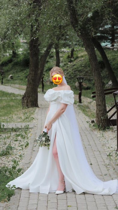 Продам свадебные платья