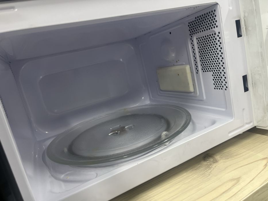 Микровалновка Midea