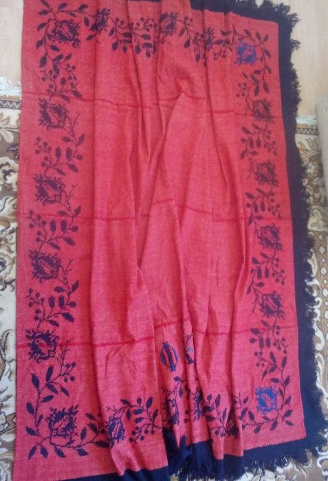 2  броя винтидж покривки около 100 годишни,  уникати, за ценители