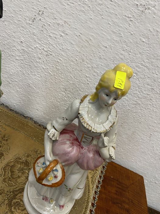 Високи немски фигури от порцелан