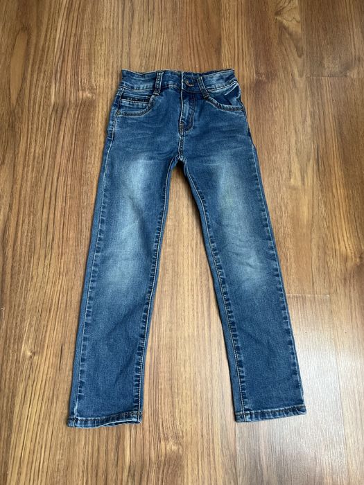 Одежда для малчика 4,5 лет почти новйе