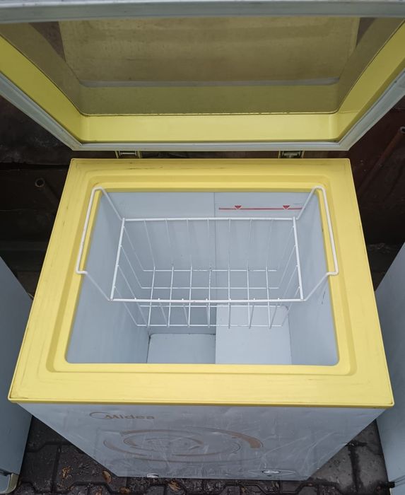 Морозильник продам