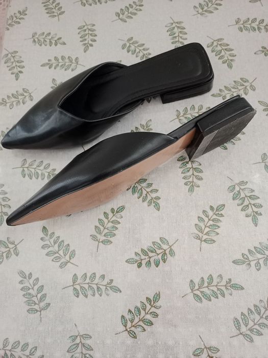 Продам 40-41р. женскую обувь .