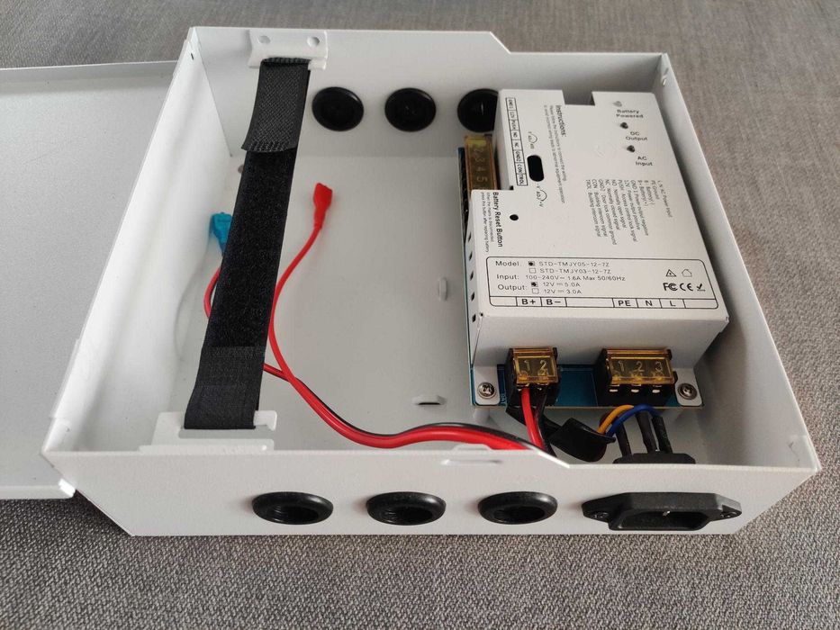 Sursa de alimentare 5A cu back up pentru sisteme de interfon de bloc