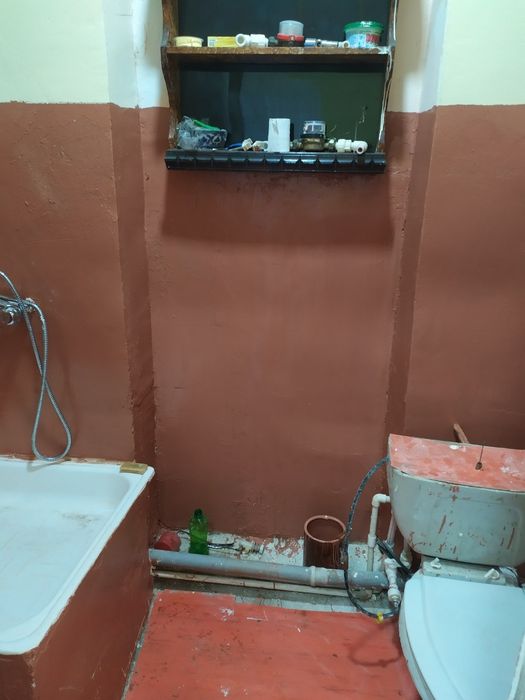 13000. Однокомнатная.Кадастр 100%. Не часть и не доля. Бывшое общежити