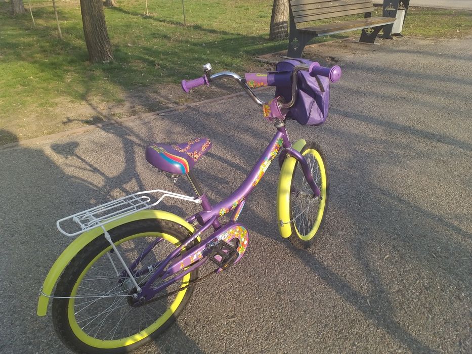 Велосипед на девочку на 7-10 лет