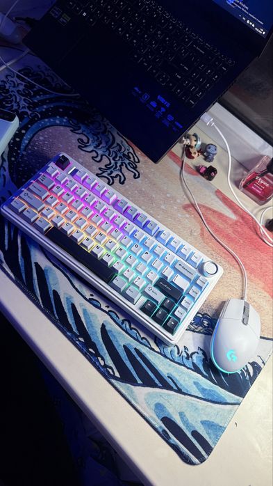 Продам мышку logitech