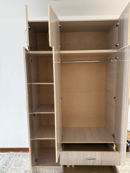 Шифоньер срочно продам