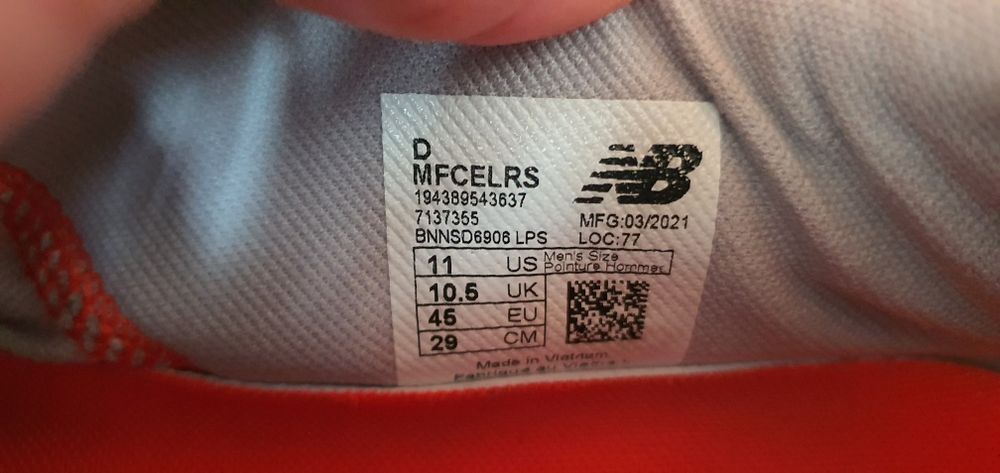 Кроссовки New Balance FuelCell Echolucent