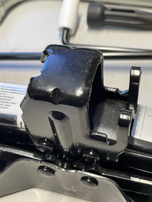 Cric original audi Q3 2011-2018