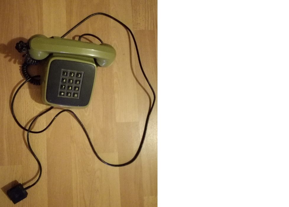 продавам стар стационарен телефон, не работи, за украса