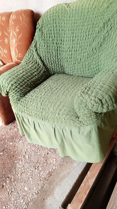 Продам диваны  с чехлом