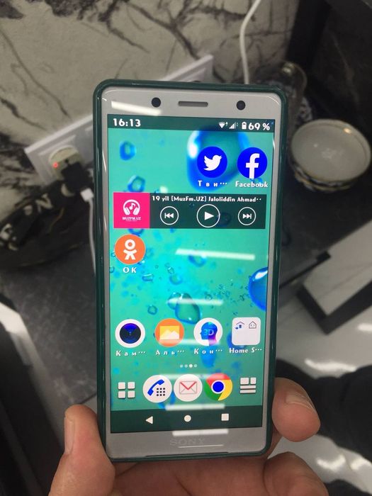 Сони Хperi. Телефон