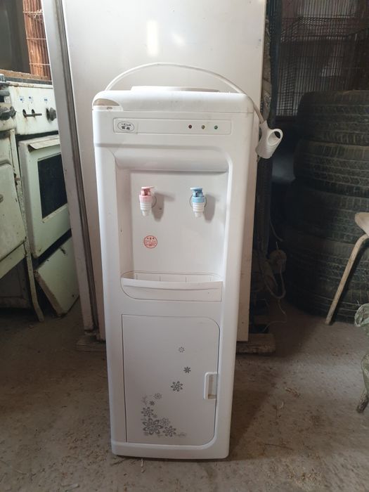 Куллер (диспенср) сув учун