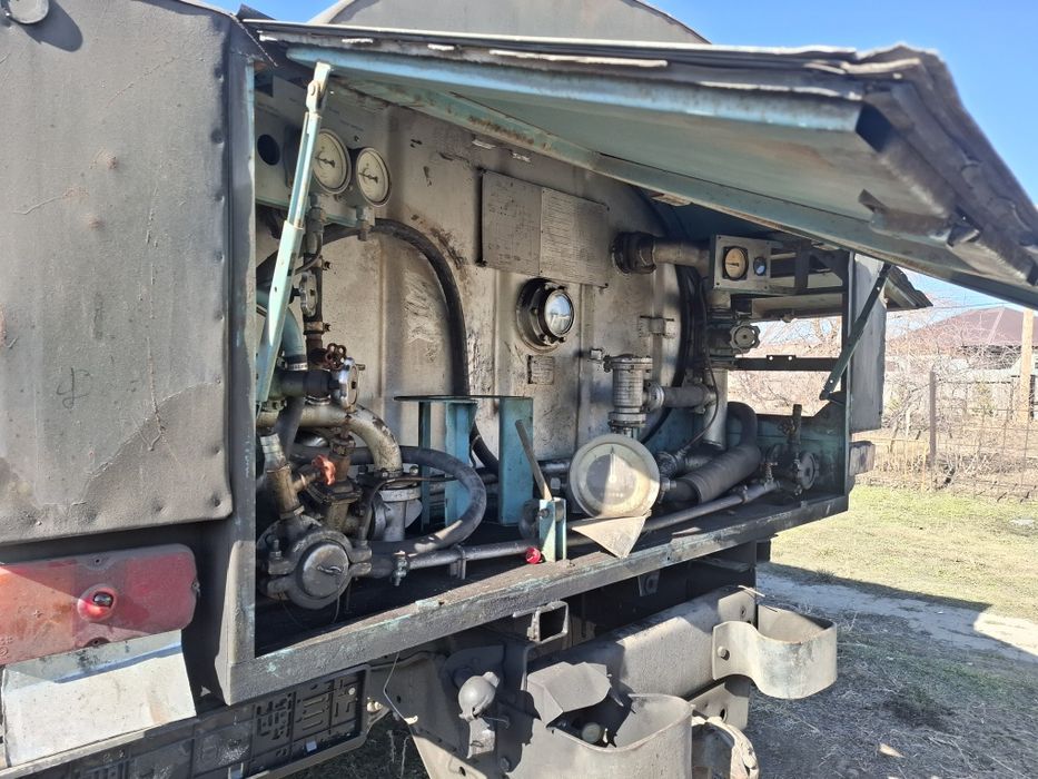 Цистерна автозаправщика ац-5.5