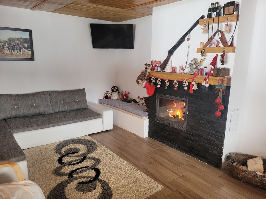 Cabana "Bârlogul ursilor" /TOPLITA 900 lei pe noapte