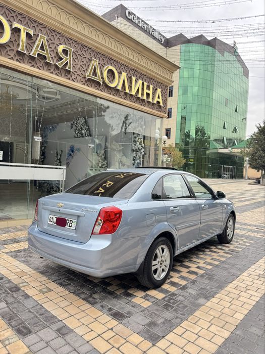 Lasetti 2013-yil Avtamat. 1,6 sotiladi