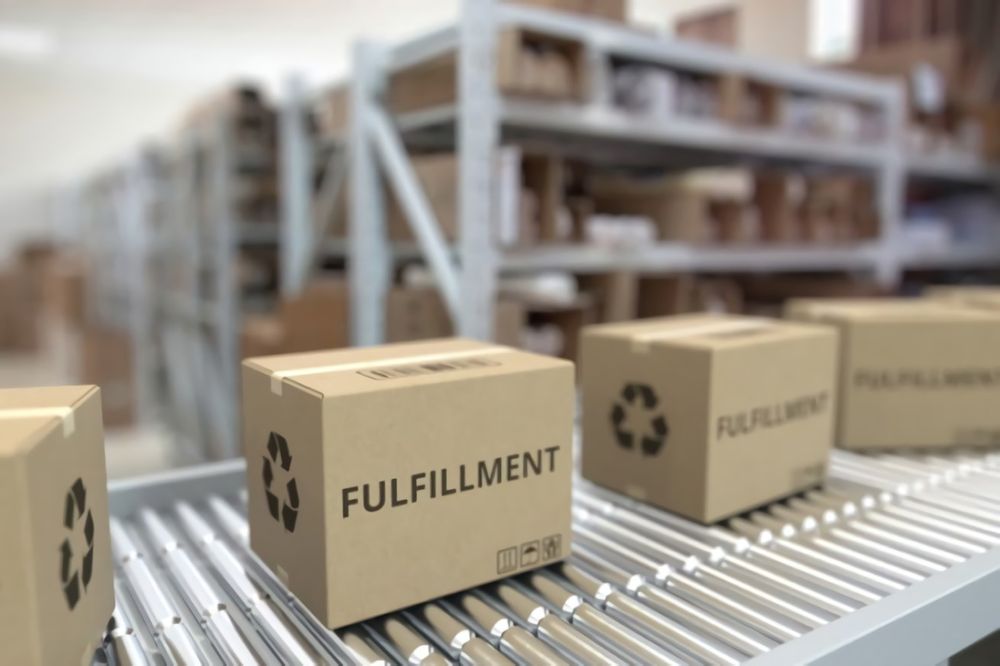 Fulfillment xizmati qandoqlash Markirofka saralash saqlash Logistika