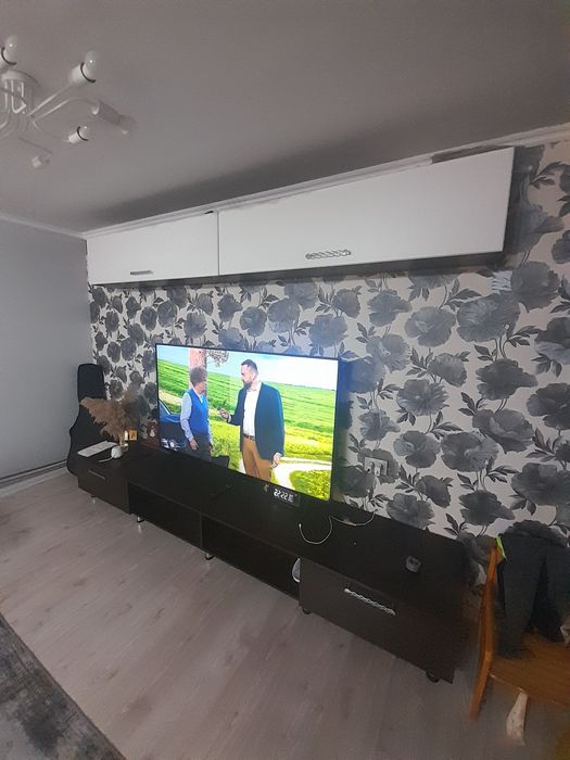 Гарнитур. Тумба с навесные шкафом.