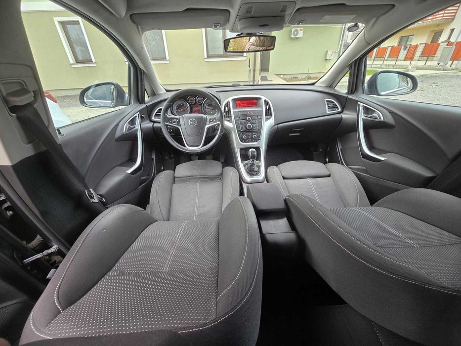 Opel Astra J hatchback