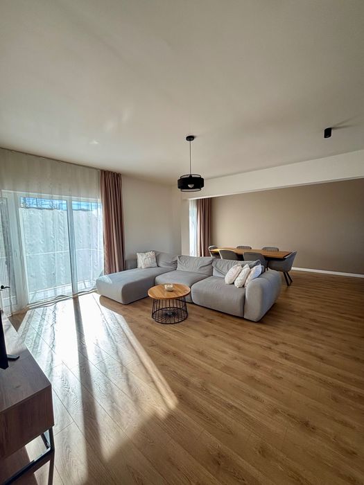 Vând apartament 3 camere POD IRA 96MP
