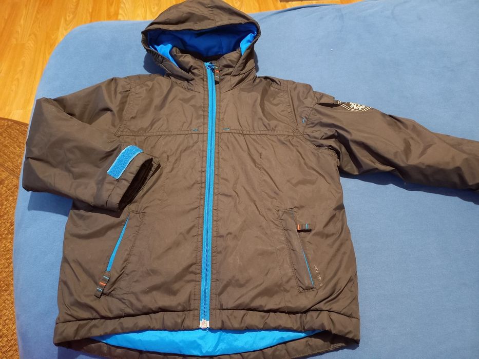 Geci copii  4-5-6 ani ,30 lei fiecare ,gratuit caamasa sau bluza