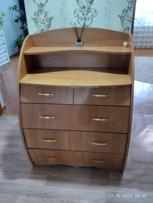 Продам цветок,комод