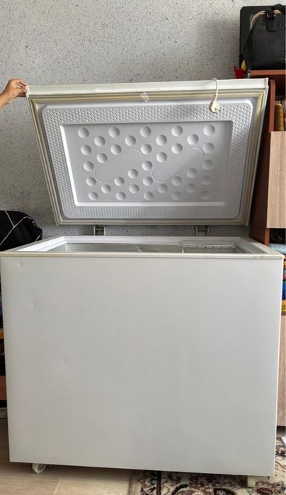 Продам морозильник