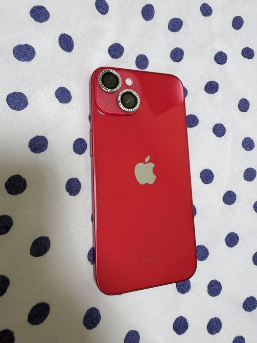 IPhone 14 product red