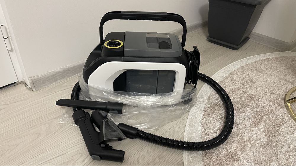 Перяща прахосмокачка  KARCHER SE 3