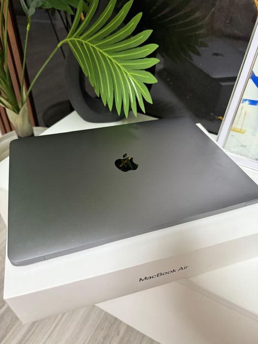 Iphone 16,Macbook air 2020