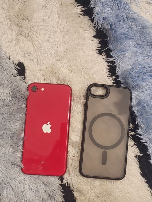 Iphone se 2020 в красном цвете