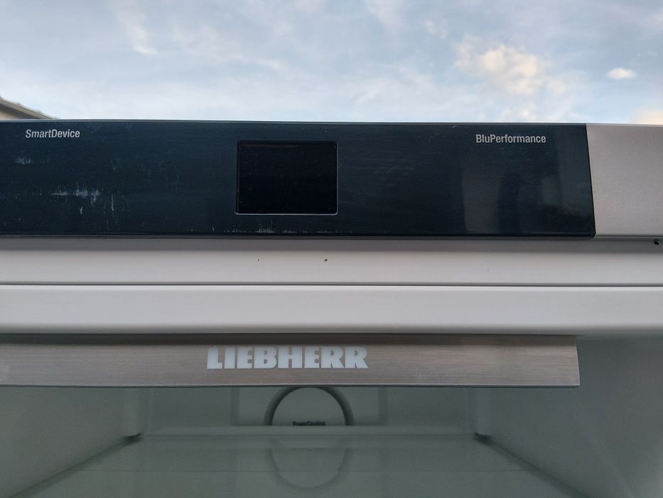 Висок клас иноксов хладилник, охладител Liebherr WI-FI с фреш зона Made in Germany с две години гаранция!