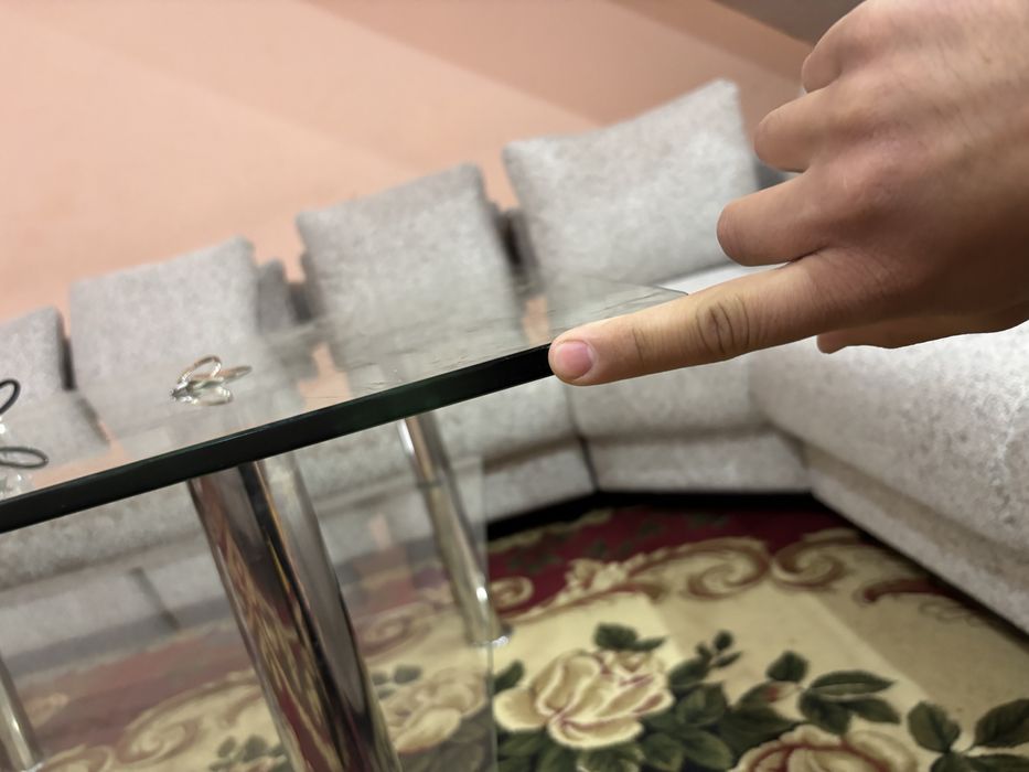 Oynali stol sotiladi