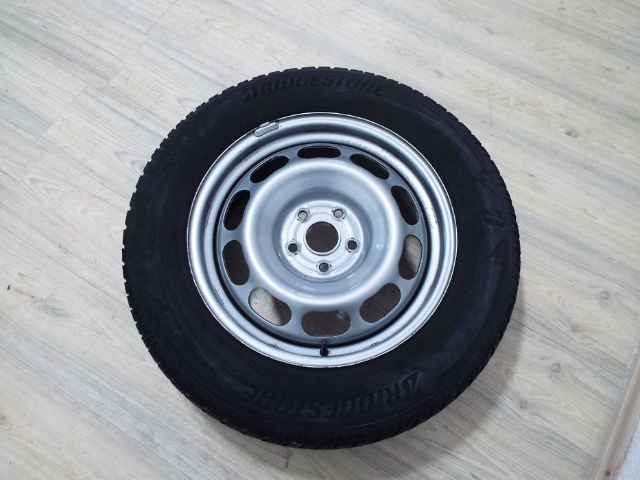 vand roata de rezerva 225/65/17 originala toyota rav4 pret 400lei