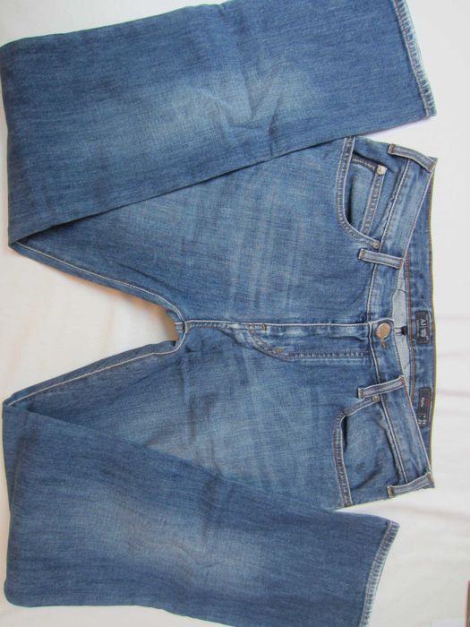 Blugi Armani W34 L34,Talie=82cm,Lung=104cm,drepti, stare f.buna