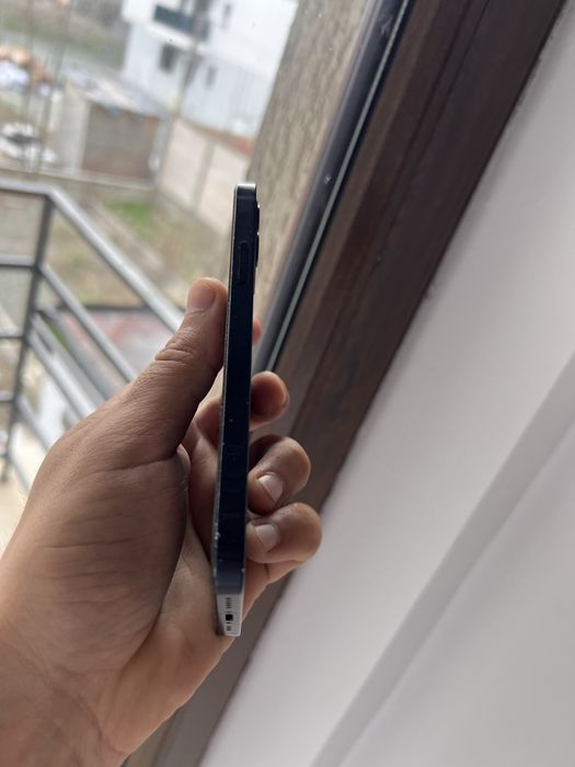 Iphone 12 64 gb cu face id functional.