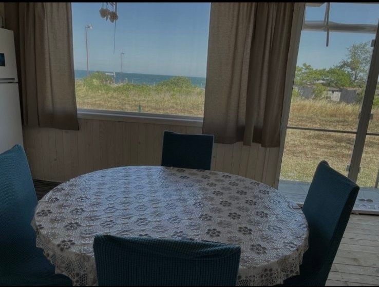 Продава се каравана с масивна дървена конструкция БЕЗ място