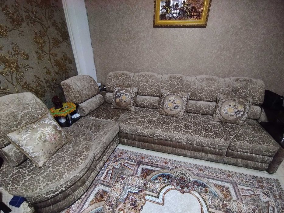 Диван спальный б/у