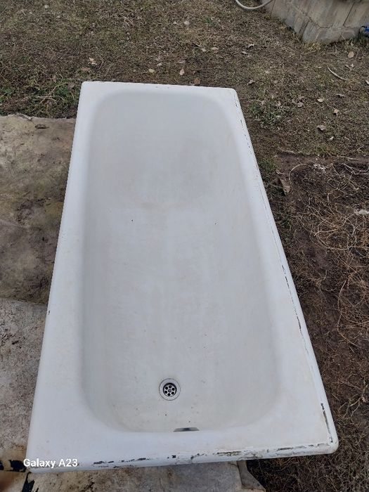 Продам ванну чугунную