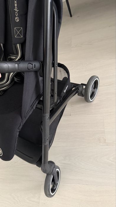 Продаю коляску Cybex Beezy