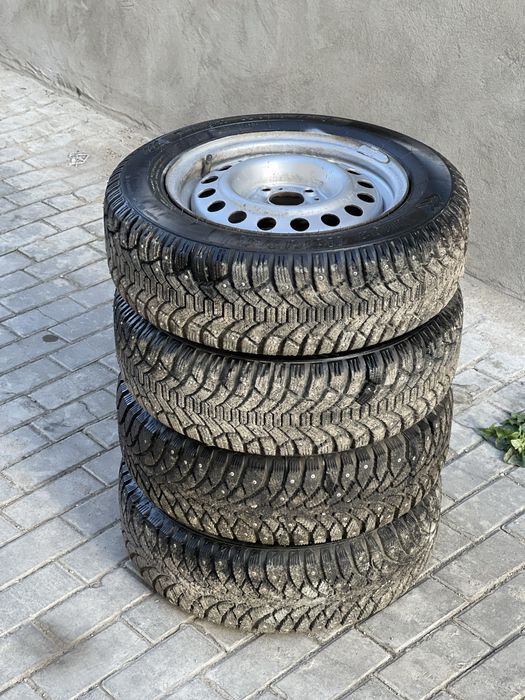 Комплект зимних колес
