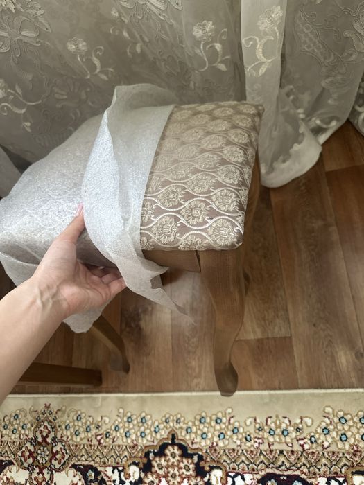 Продам стулья новые